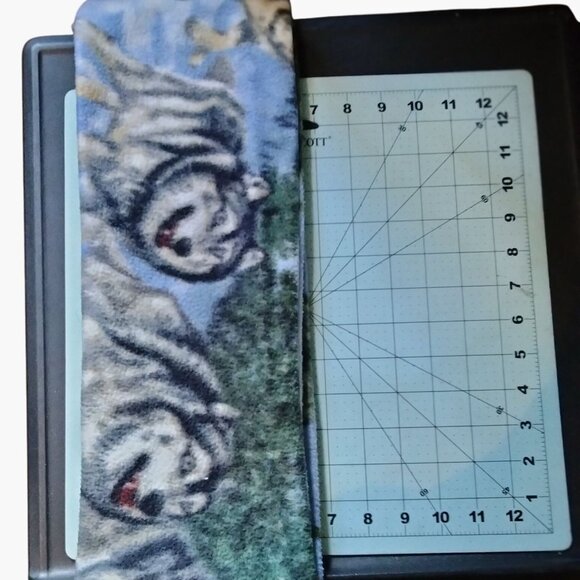 Fleece Winter Scarf Wolf Print Handmade Knotted Fringe Soft Warm Wildlife Scene - Picture 5 of 5